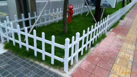 淺談PVC護(hù)欄帶給我們哪些好處有哪些？